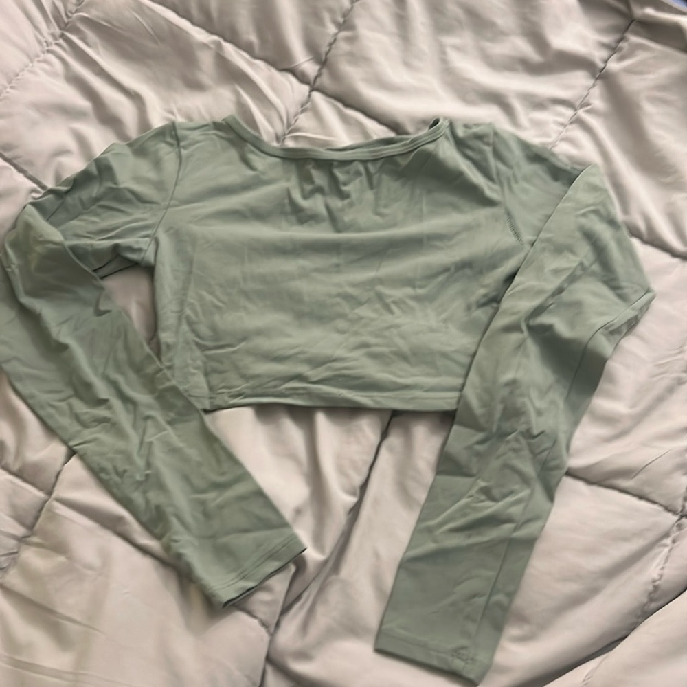 green sage backless long sleeve workout top cropped
